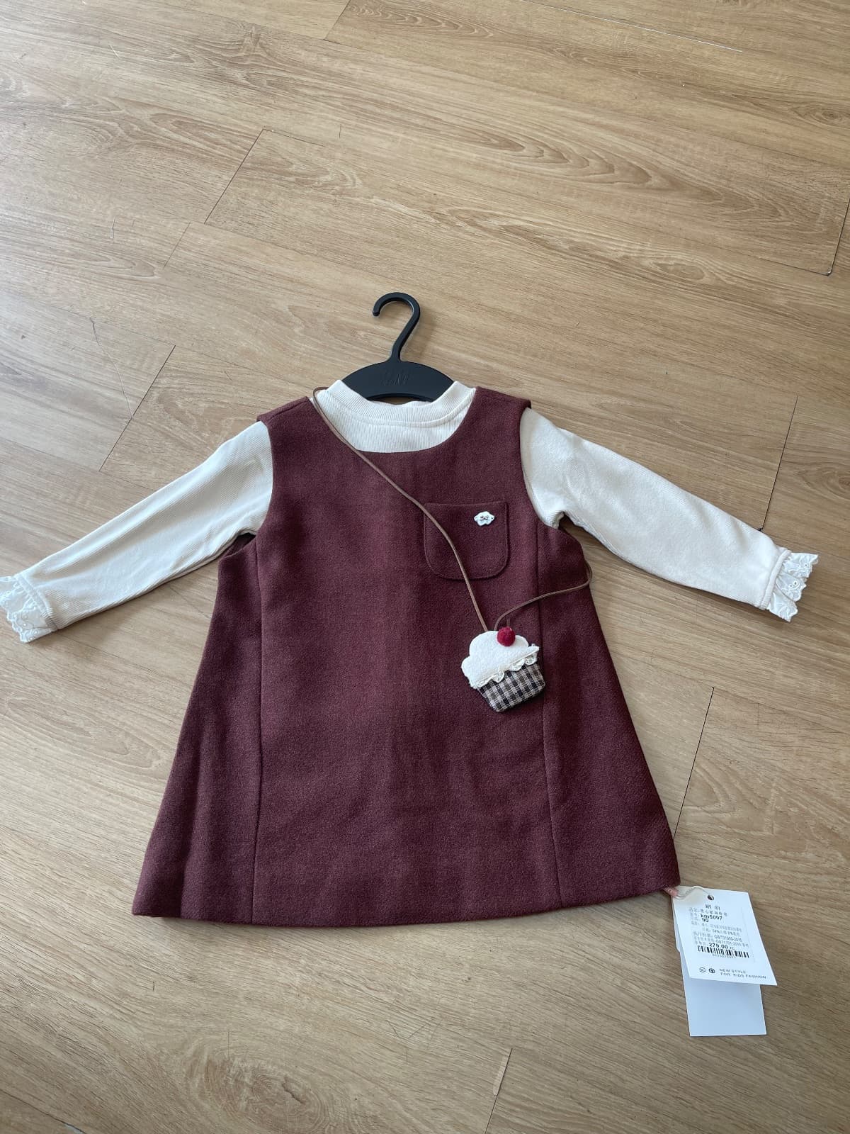 Set váy dạ kèm áo dài tay túi bánh ngọt